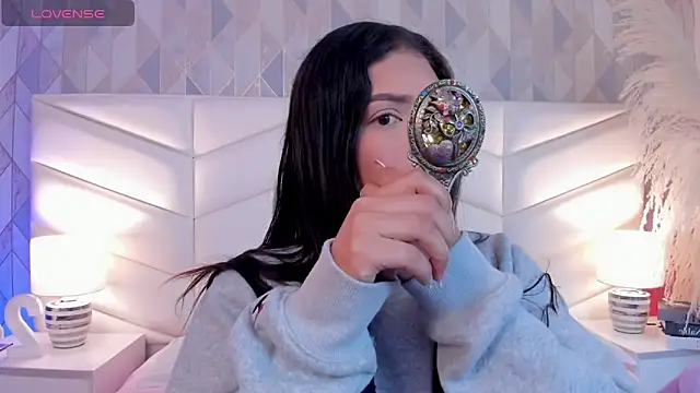 victoria   jonnes online show from 11, 11, 2025