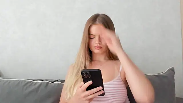 Sarah keyy online show from 31, 5, 2026