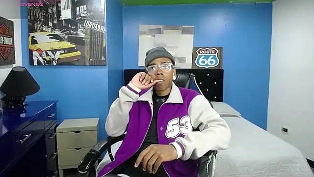 Snapshot of CollemanStone chatting on 29, 10, 2025 CollemanStone online show from 29, 10, 2025