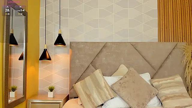 Jade Whisper online show from 23, 12, 2025