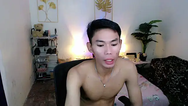 Snapshot of naughty_rence chatting on 29, 10, 2025 naughty rence online show from 29, 10, 2025