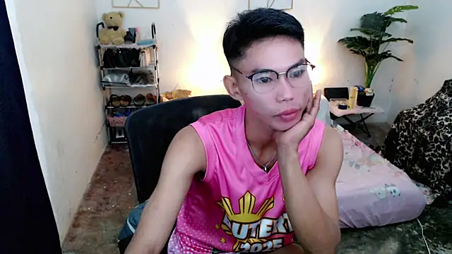 Snapshot of naughty_rence chatting on 2, 11, 2025 naughty rence online show from 2, 11, 2025