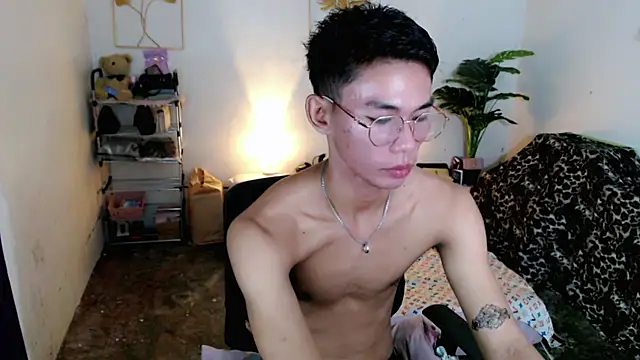 Snapshot of naughty_rence chatting on 15, 11, 2025 naughty rence online show from 15, 11, 2025