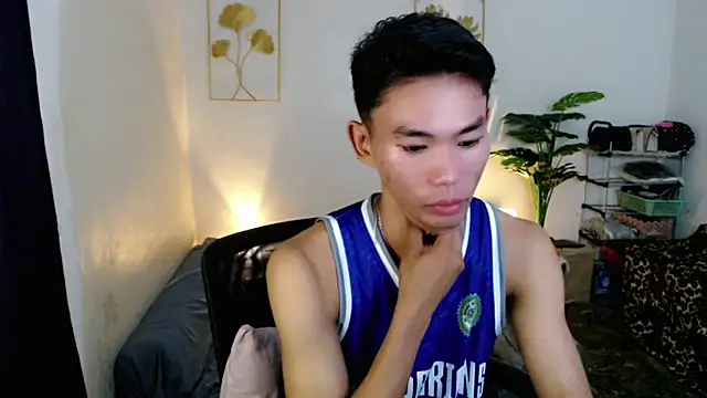 Snapshot of naughty_rence chatting on 2, 12, 2025 naughty rence online show from 2, 12, 2025