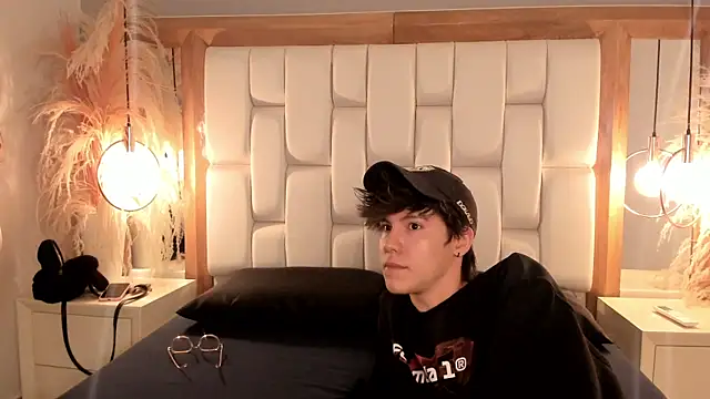 Daphne And Roger online show from 20, 9, 2025