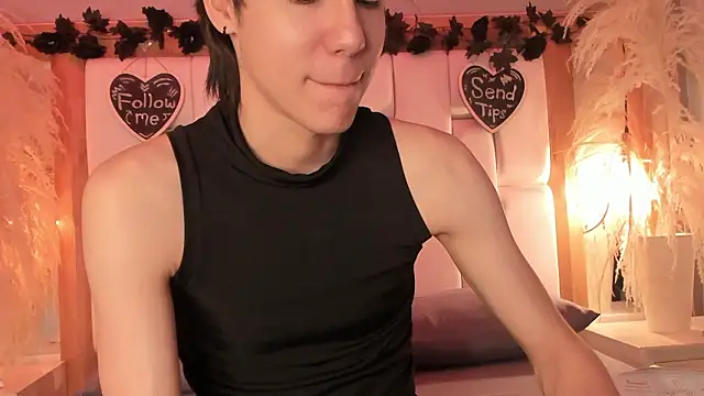 Daphne And Roger online show from 7, 3, 2026