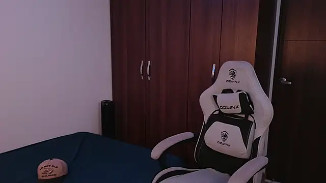 domsantiago  online show from 23, 9, 2025