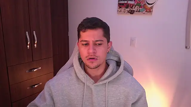 domsantiago  online show from 4, 11, 2025