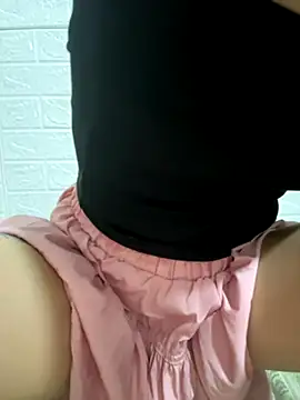 Shiny Babe online show from 5, 10, 2025