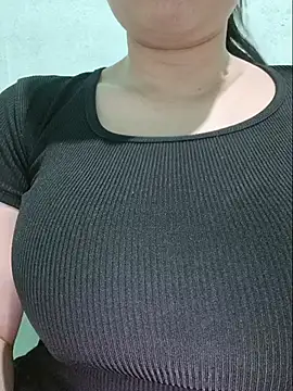 Shiny Babe online show from 15, 6, 2026