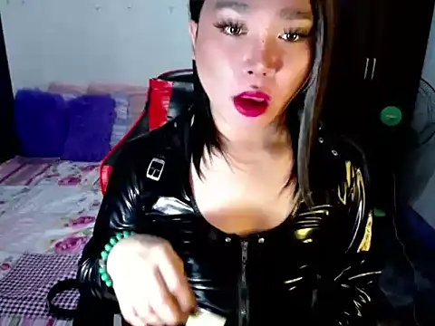 Snapshot of Urassiansweetcummer chatting on 9, 9, 2025 Urassiansweetcummer online show from 9, 9, 2025