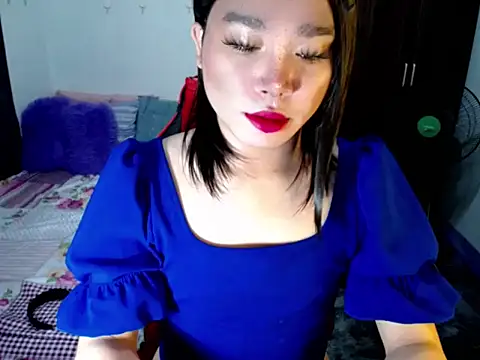 Snapshot of Urassiansweetcummer chatting on 12, 9, 2025 Urassiansweetcummer online show from 12, 9, 2025