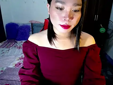 Snapshot of Urassiansweetcummer chatting on 13, 9, 2025 Urassiansweetcummer online show from 13, 9, 2025