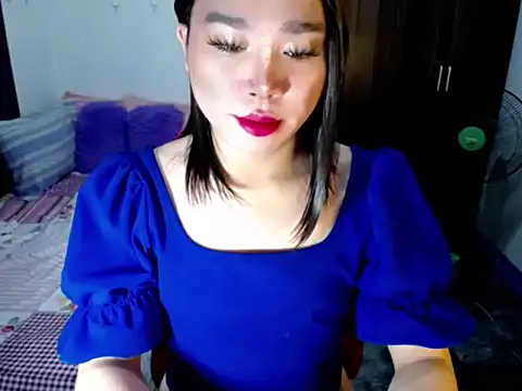 Snapshot of Urassiansweetcummer chatting on 24, 9, 2025 Urassiansweetcummer online show from 24, 9, 2025