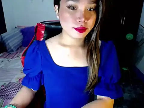 Snapshot of Urassiansweetcummer chatting on 6, 10, 2025 Urassiansweetcummer online show from 6, 10, 2025