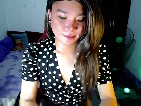 Snapshot of Urassiansweetcummer chatting on 15, 4, 2026 Urassiansweetcummer online show from 15, 4, 2026