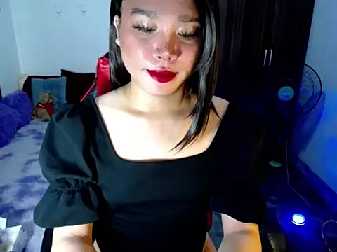 Snapshot of Urassiansweetcummer chatting on 13, 5, 2026 Urassiansweetcummer online show from 13, 5, 2026