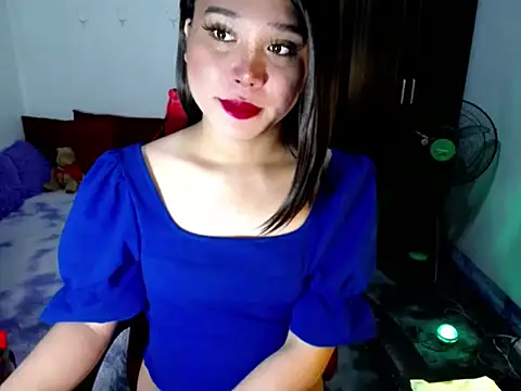Urassiansweetcummer online show from 8, 7, 2026