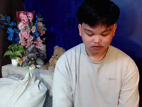 Snapshot of Reynelcock chatting on 12, 4, 2026 Reynelcock online show from 12, 4, 2026