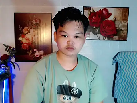 Snapshot of Reynelcock chatting on 7, 7, 2026 Reynelcock online show from 7, 7, 2026