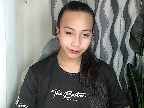 Snapshot of sweetiie_caren chatting on 25, 6, 2026 sweetiie caren online show from 25, 6, 2026