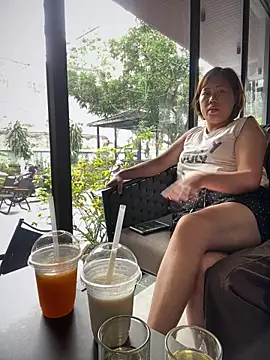 Maily NC online show from 4, 4, 2026