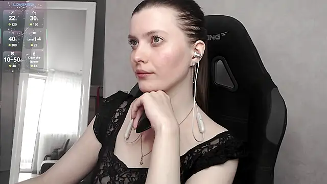 cute elfy  online show from 8, 9, 2025