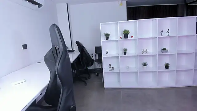 megan bigboobs  online show from 9, 11, 2025