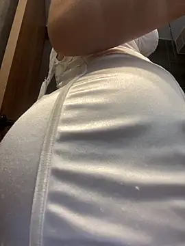 Nikii   online show from 12, 9, 2025