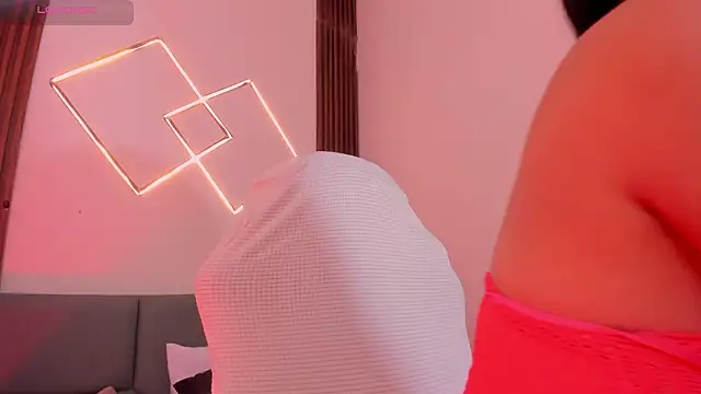 Miiaa jones online show from 7, 3, 2026