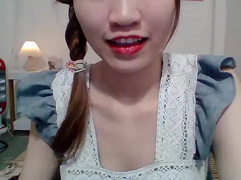 Snapshot of __Donna__ chatting on 13, 10, 2025 Donna online show from 13, 10, 2025