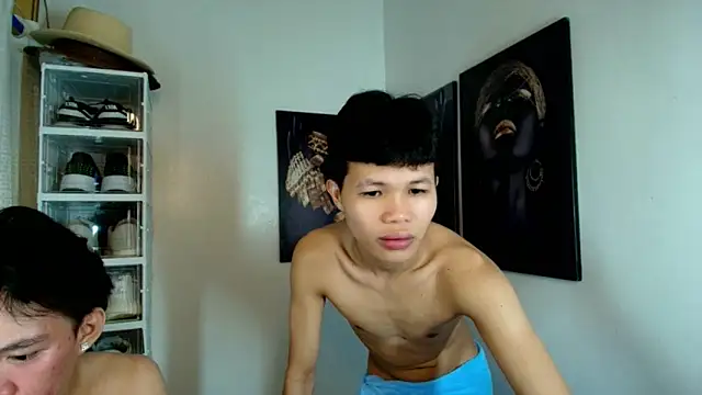 crazyasiantwink online show from 11, 10, 2025