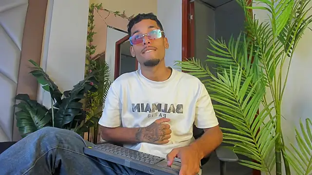 Thiagoferreti online show from 13, 2, 2026