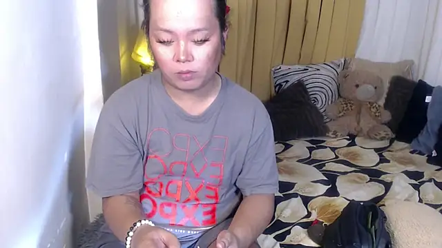 Snapshot of YourSweet-mich chatting on 27, 4, 2026 YourSweet-mich online show from 27, 4, 2026