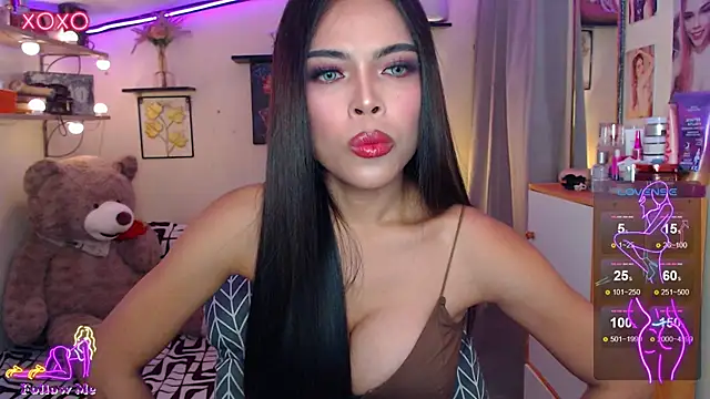 izabella moore online show from 18, 5, 2026
