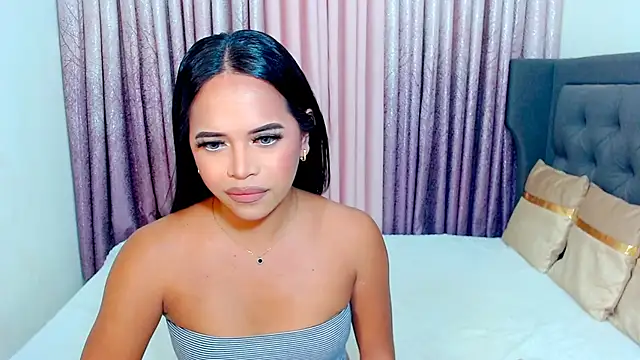 Lorainnelustts online show from 10, 11, 2025