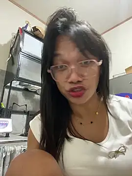 Snapshot of Herbielustts chatting on 7, 3, 2026 Herbielustts online show from 7, 3, 2026