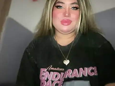 Snapshot of Naughtyrosecum chatting on 7, 11, 2025 Naughtyrosecum online show from 7, 11, 2025