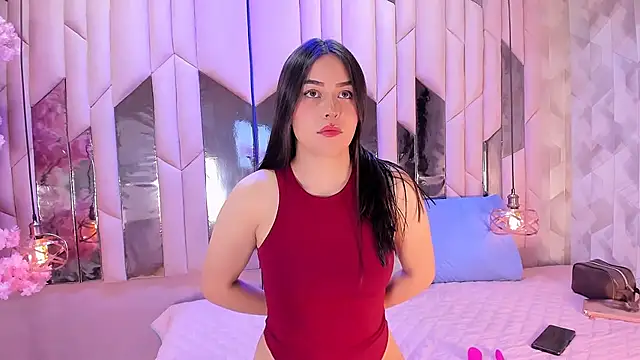 HannaCollins  online show from 7, 4, 2026