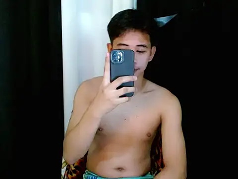 Snapshot of urasianbigcock chatting on 4, 10, 2025 urasianbigcock online show from 4, 10, 2025