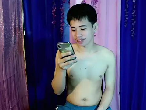 Snapshot of urasianbigcock chatting on 24, 11, 2025 urasianbigcock online show from 24, 11, 2025