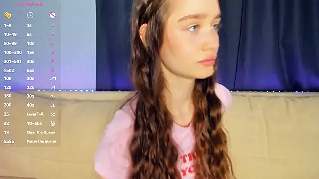 lovelyalivia online show from 8, 4, 2026