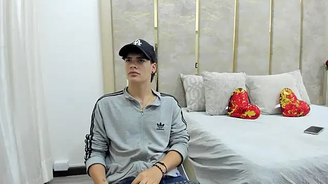 Snapshot of BenitoSaenz chatting on 13, 9, 2025 BenitoSaenz online show from 13, 9, 2025