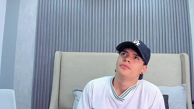 Snapshot of BenitoSaenz chatting on 17, 9, 2025 BenitoSaenz online show from 17, 9, 2025