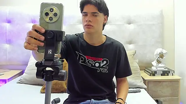 Snapshot of BenitoSaenz chatting on 25, 9, 2025 BenitoSaenz online show from 25, 9, 2025