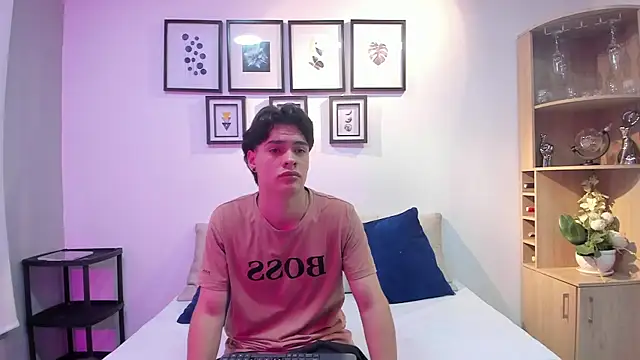 Snapshot of BenitoSaenz chatting on 27, 9, 2025 BenitoSaenz online show from 27, 9, 2025