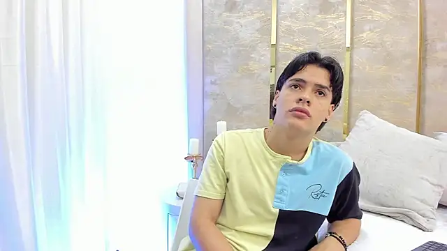 Snapshot of BenitoSaenz chatting on 3, 10, 2025 BenitoSaenz online show from 3, 10, 2025