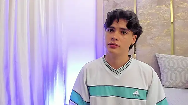 Snapshot of BenitoSaenz chatting on 9, 10, 2025 BenitoSaenz online show from 9, 10, 2025