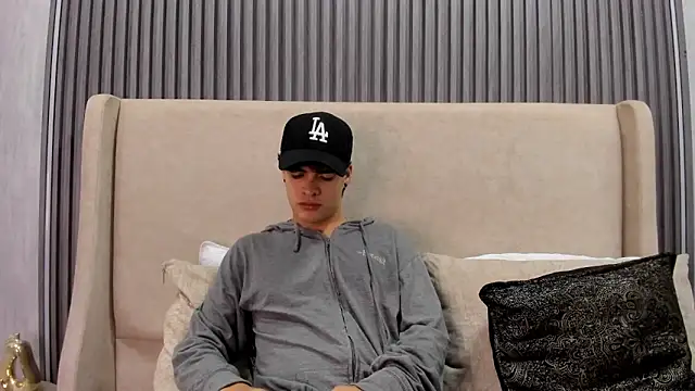 Snapshot of BenitoSaenz chatting on 12, 10, 2025 BenitoSaenz online show from 12, 10, 2025