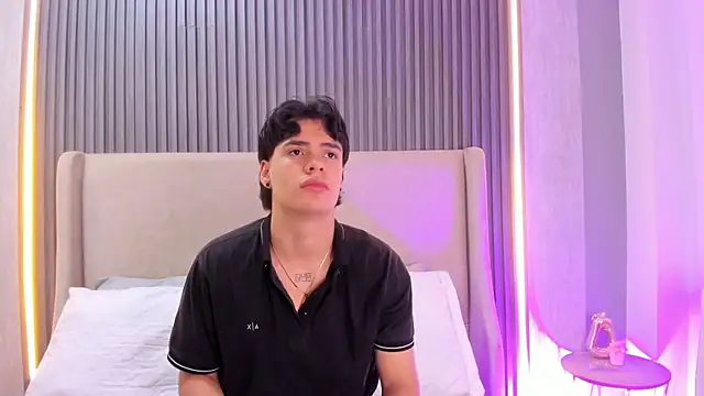 Snapshot of BenitoSaenz chatting on 12, 11, 2025 BenitoSaenz online show from 12, 11, 2025